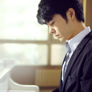 肥婆脱裤子让小伙捅
